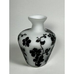 Vintage Black And White Floral Cameo Vase 4.5”